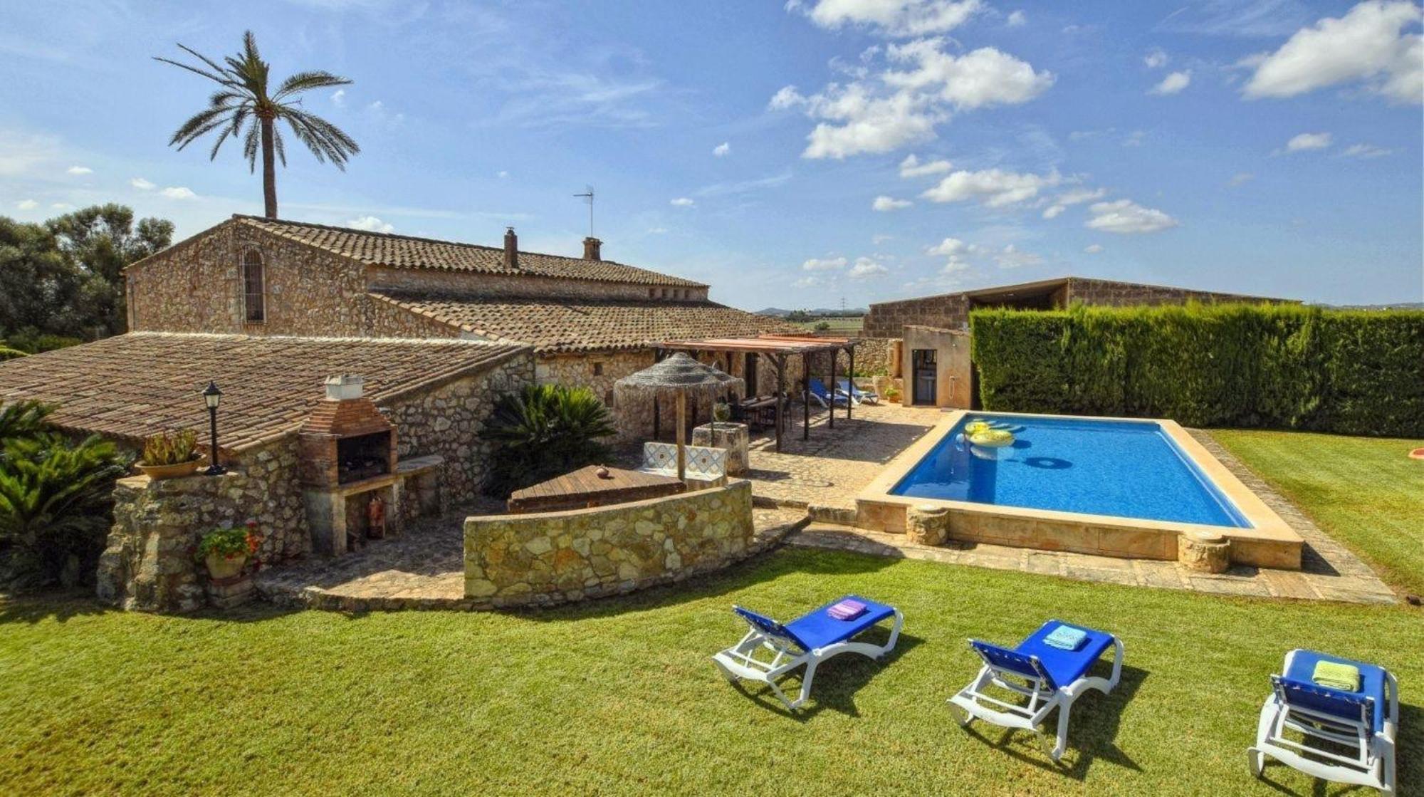 Wunderschoenes In Mit Privatem Pool Ferienhaus